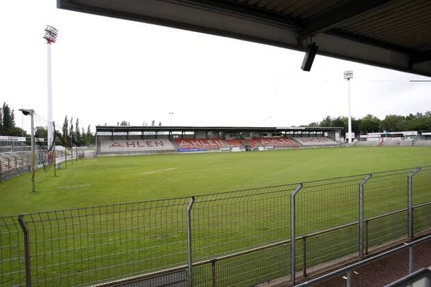 Fußball, Stadiongeschichte Rot Weiß Ahlen Wersestadion, Heimspielstätte von Rot Weiß Ahlen Fußball 2. BL Herren Saison 2008 2009, Rot Weiß Ahlen Totale Wersestadion Ahlen Leere,