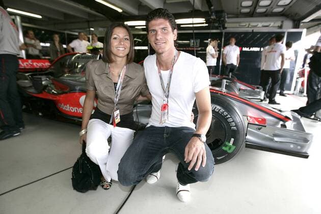 Mario Gomez (VfB Stuttgart) mit Freundin Silvia Meichel in der McLaren Mercedes Box Motorsport Grand Prix Herren Großer Preis von Deutschland 2008, Formel 1 Weltmeisterschaft, F1, F, GP, WM Gruppe Hockenheimring Hockenheim