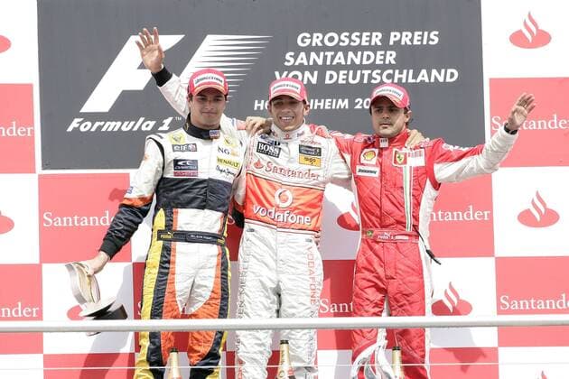 Siegerehrung Formel 1 beim Großen Preis von Deutschland 2008 - Lewis Hamilton (England McLaren Mercedes, Mitte) gewinnt vor Nelson Piquet Jr. (Renault, li.) und Felipe Massa (beide Brasilien Ferrari) Motorsport Grand Prix Herren Großer Preis von Deutschland 2008, GP, Formel 1 WM, F1, F Gruppe Hockenheimring Hockenheim