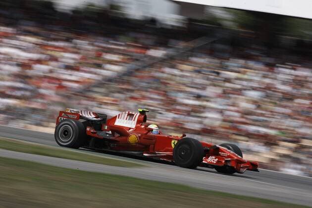 Felipe Massa (Brasilien Ferrari) in seinem Boliden Motorsport Grand Prix Herren Großer Preis von Deutschland 2008, GP, Formel 1 WM, F1, F Einzelbild Hockenheimring Hockenheim Dynamik,