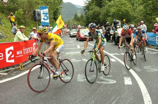 Cadel Evans (Australien Silence Lotto, li.) vor Roman Kreuziger (Tschechien Liquigas) und Fränk Schleck (Luxemburg CSC Saxo Bank) -  Radsport Herren Tour de France 2008, Straße, Rad, Straßenradsport Gruppe 15. Etappe: Embrun - Prato Nevoso