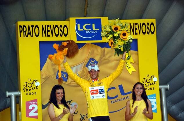Fränk Schleck (Luxemburg CSC Saxo Bank) im gelben Trikot nach der 15. Etappe der Tour de France 2008 -  Radsport Herren Tour de France 2008, Straße, Rad, Straßenradsport Gruppe 15. Etappe: Embrun - Prato Nevoso Freude,