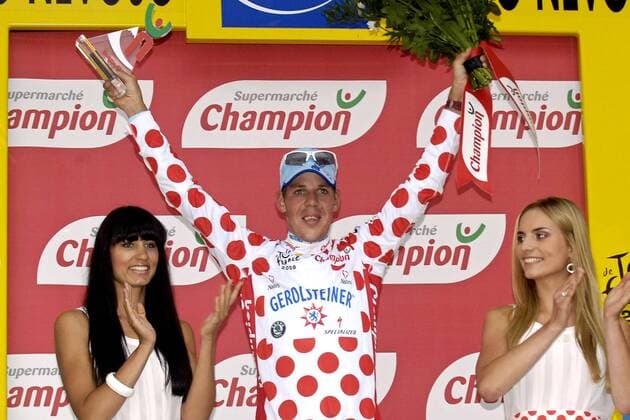 Bernhard Kohl (Österreich Gerolsteiner) bei der Siegerehrung der 15. Etappe der Tour de France 2008 im gepunkteten Trikot -  Radsport Herren Tour de France 2008, Straße, Rad, Straßenradsport Gruppe 15. Etappe Embrun - Prato Nevoso Freude,