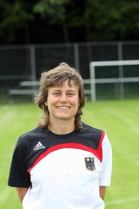 Co Trainerin Ulrike Ballweg (Deutschland) Fußball OS Sommer Damen Olympische Spiele 2008, Sommerspiele Peking, Vorschau, Präsentation, Pressetermin, Porträttermin Porträt Frauen Frauenfußball