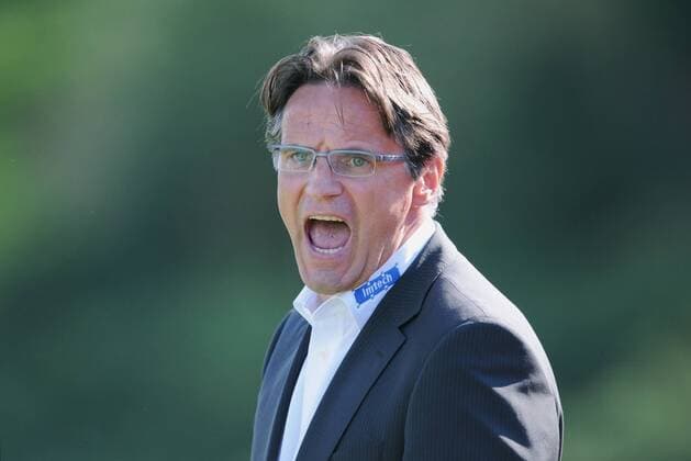 Trainer Edgar Schmitt (Aalen) Fußball Herren 3. Liga 2008 2009, Test, Testspiel, VfR Aalen Porträt Baiersbronn Enttäuschung, Wut,