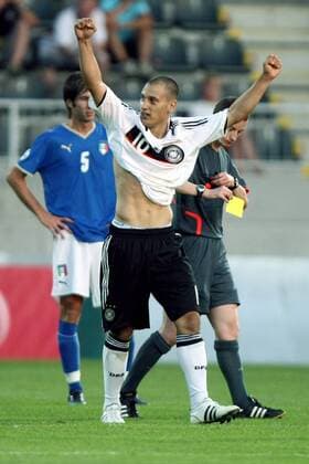 Timo Gebhart (Deutschland U19) - Torjubel -  (20080726LG010) Fußball EM Herren U19 EM, U 19, Junioren, Länderspiel, Nationalmannschaft, Nationaltrikot, Deutschland - Italien 3:1, Einzelbild o00 2008 Jablonec Freude,