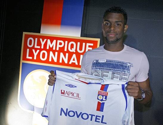 Neuzugang Frederic Piquionne (Lyon) wird vorgestellt -  Fußball Herren Ligue 1 2008 2009, OL, Olympique Lyonnais, 1. Französische Liga, Präsentation, Pressetermin Einzelbild Lyon