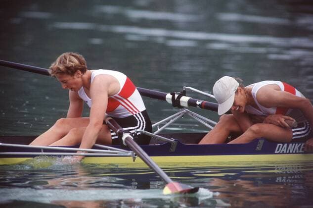 Kathrin Boron (li.) und Kerstin Köppen (beide Deutschland) Rudern OS Sommer Damen Olympische Spiele 1992, Sommerspiele, Zweier, 2er, 2 er, Gruppe Barcelona Erschöpfung,