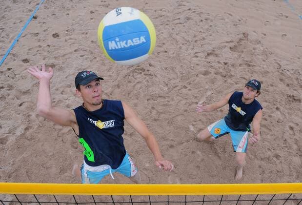 Raimund Wenning (li.) und Stefan Schmeckenbecher (beide Deutschland) Beachvolleyball Herren Fotoshooting 2008, Beach Gruppe Rottenburg Dynamik,