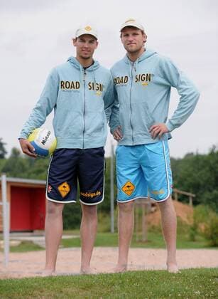 Raimund Wenning (li.) und Stefan Schmeckenbecher (beide Deutschland) Beachvolleyball Herren Fotoshooting 2008, Beach Gruppe Rottenburg