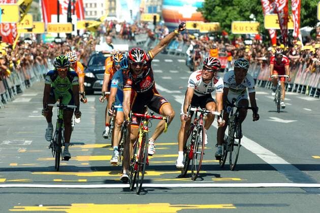 Alejandro Valverde (Spanien Caisse d Epargne, Mitte) gewinnt die Clasica San Sebastian -  Radsport Herren Clasica San Sebastian 2008, Rad, Straße, Straßenradsport Gruppe o0 ProTour Freude,