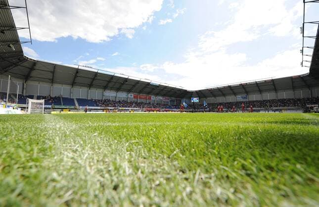 Fußball, Stadiongeschichte SC Paderborn Innenansicht der Paragon Arena in Paderborn, Heimspielstätte des SC Paderborn 07 Fußball Herren 3. Liga 2008 2009, SC Paderborn 07 Totale ParagonArena Paderborn