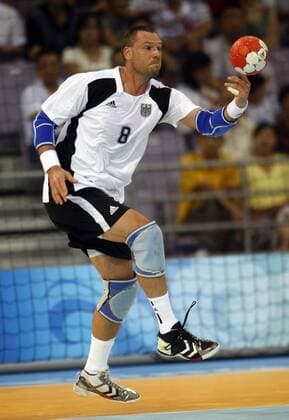 Christian Schwarzer (Deutschland) -  Handball OS Sommer Herren Olympische Spiele 2008, Sommerspiele, Länderspiel, Nationalteam, Nationaltrikot Einzelbild Peking Dynamik,