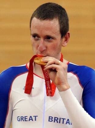 Bradley Wiggins (Großbritannien), Olympiasieger 2008 in der Einzelverfolgung -  Radsport OS Sommer Herren Olympische Spiele 2008, Sommerspiele, Rad, Bahn, Halle, Indoor, Bahnrad, Bahnradsport Einzelbild Peking Freude,