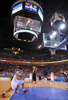 Dirk Nowitzki (Deutschland) - Freiwurf in der Wukesong Basketballhalle Basketball OS Sommer Herren Olympische Spiele Peking 2008, Sommerspiele, Länderspiel, Nationalmannschaft, Nationaltrikot Totale Wukesong Olympic Basketball Gymnasium Peking