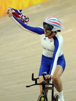 Rebecca Romero (Großbritannien) - Olympiasiegerin Einzelverfolgung 2008 -  Radsport OS Sommer Damen Olympische Spiele Peking 2008, Sommerspiele, Nationaltrikot, Bahnrad Bahn Bahnradsport Halle Indoor Einzelbild Peking Freude,