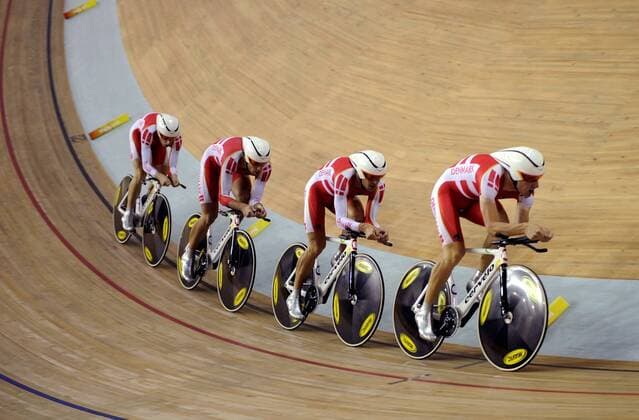 Teamverfolgung Dänemark mit Michael Mörköv, Casper Jörgensen, Jens Erik Madsen und Alex Nicki Rasmussen -  Radsport OS Sommer Herren Olympische Spiele 2008, Sommerspiele, Rad, Bahn, Halle, Indoor, Bahnrad, Bahnradsport Nationaltrikot Gruppe Peking