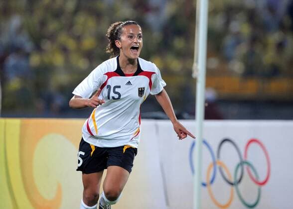 Fatmire Bajramaj (Deutschland) - Torjubel - Fußball OS Sommer Damen Olympische Spiele Peking 2008, Sommerspiele, Länderspiel, Nationalmannschaft, Nationaltrikot, Einzelbild Peking Freude,