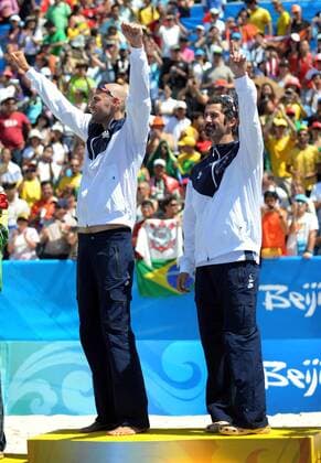 Philip Dalhausser (li.) und Todd Rogers (beide USA) - Olympiasieger 2008 -  Beachvolleyball OS Sommer Herren Olympische Spiele Peking 2008, Sommerspiele, Beach Gruppe Peking Freude,