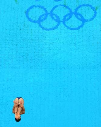 Olympia, Historie, Rückblick auf die Sommerspiele 2008 in Peking Huo Liang (China) -  Wasserspringen OS Sommer Herren Olympische Spiele Peking 2008, Sommerspiele, Kunstspringen, Turmspringen, 10m Turm Einzelbild Peking Höhe, Weite,