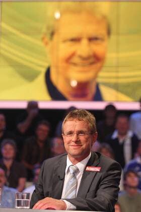 Trainer Ralf Rangnick äußert sich im aktuellen Sportstudio zu Mäzen Dietmar Hopp (beide TSG 1899 Hoffenheim) Fußball 1. BL Herren Das aktuelle Sportstudio 2008, Sendung, Fernsehsendung, Fernsehen, TV, Medien Gruppe Mainz Freude,