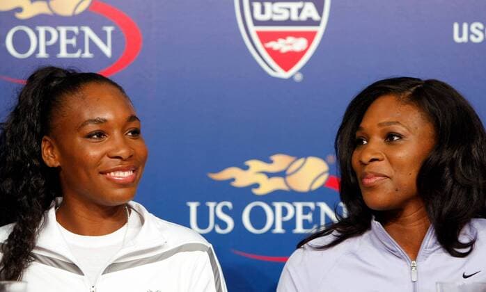 Serena (re.) und Venus Williams (beide USA) - Pressekonferenz zu den US Open 2008 -  Tennis Damen US Open 2008, Grand Slam, Pressekonferenz, Pressetermin WTA Tour Gruppe Flushing Meadow New York, NY, N.Y. Freude,