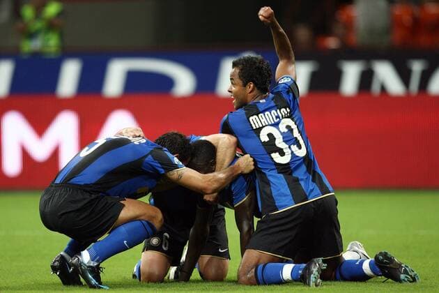 Torjubel Inter Mailand mit Maicon (re.) -  Fußball Herren Supercoppa 2008 2009, Italienischer Supercup, Super Cup, FC Internazionale Mailand Gruppe Mailand Freude,