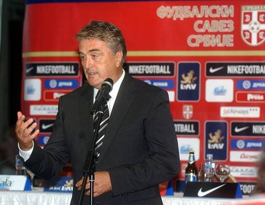 Radomir Antic (Serbien) bei seiner Vorstellung als neuer Nationaltrainer Serbiens -  Fußball Herren Nationalmannschaft 2008 Einzelbild Belgrad