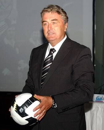 Radomir Antic (Serbien) bei seiner Vorstellung als neuer Nationaltrainer Serbiens -  Fußball Herren Nationalmannschaft 2008 Einzelbild Belgrad