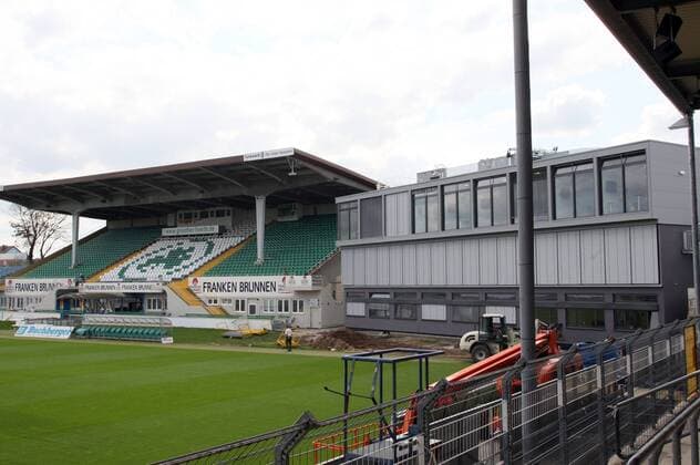Neues VIP Gebäude im Playmobil Stadion - Heimspielstätte der SpVgg Greuther Fürth Fußball 2. BL Herren Saison 2008 2009, SpVgg Greuther Fürth, Fotostory, Stadionstory Totale Playmobilstadion Fürth