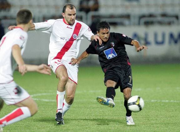 Jose Costa (Braga, re.) gegen Mladen Zizovic (Mostar) -  Fußball EC 3 Herren UEFA Cup Quali 2008 2009, Pokal, Europapokal HSK Zrinjski Mostar - SC Braga 0:2 Sporting Club de Gruppe Mostar Dynamik,