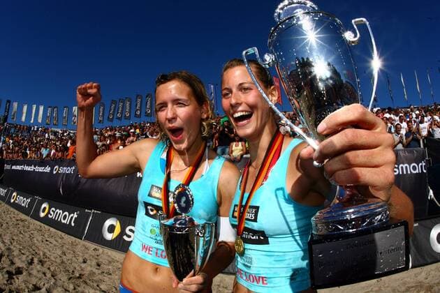 Laura Ludwig (li.) und Sara Goller (beide Deutschland) - Deutsche Meisterinnen 2008 - Beachvolleyball LM Damen Deutsche Meisterschaft 2008, Landesmeisterschaft, DM, Beach, Finale Gruppe Timmendorfer Strand Timmendorf Freude,