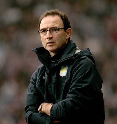 Fußball, Trainerhistorie, Aston Villa Trainer Martin O Neill (Aston Villa) skeptisch -  Fußball Herren English Premier League 2008 2009, 1. Englische Liga, Aston Villa Einzelbild Birmingham Nachdenklichkeit, Skepsis, Spannung,