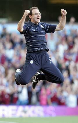 Fußball, Trainerhistorie, Aston Villa Trainer Martin O Neill (Aston Villa) jubelt - EDITORIAL USE ONLY. No use with unauthorised audio, video, data, fixture lists, club league logos or live services. Online in-match use limited to 120 images, no video emulation. No use in betting, games or single club league player publications. Fußball Herren English Premier League 2008 2009, 1. Englische Liga Einzelbild Birmingham Freude, Begeisterung, Komik,