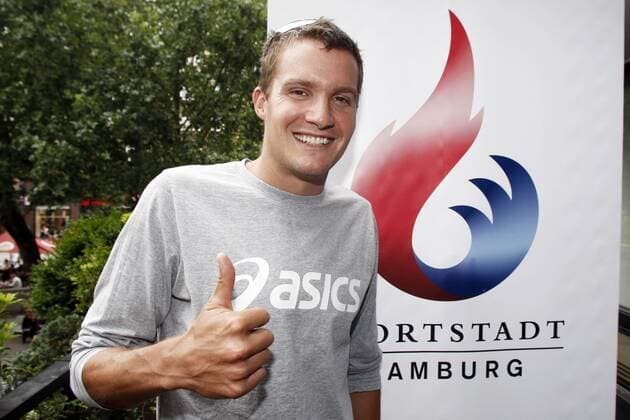 Jan Frodeno (Deutschland) freut sich auf die Vattenfall Cyclassics 2008 Radsport Herren Vattenfall Cyclassics 2008, Straßenradsport, Straße, Rad, Pressekonferenz, Pressetermin Einzelbild Hamburg Freude,