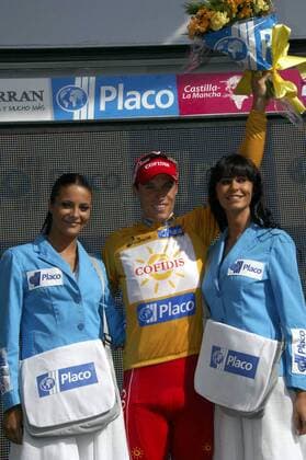 Sylvain Chavanel (Frankreich Cofidis) bekommt nach der 6. Etappe der Vuelta a Espana 2008 das gelbe Trikot -  Radsport Herren Vuelta a Espana 2008, Spanienrundfahrt, Straßenradsport, Straße, Rad Gruppe 6. Etappe: Ciudad Real - Toledo