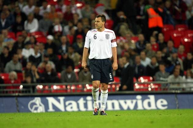 John Terry (England) enttäuscht -  Fußball Länderspiel Herren Freundschaftsspiel, Test, Testspiel, Nationalteam, Nationaltrikot, England Einzelbild o00 2008 London Enttäuschung,