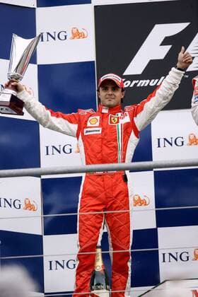 Felipe Massa (Brasilien Ferrari) bejubelt seinen zweiten Platz beim GP von Belgien 2008 - Nach Hamiltons Vergehen wurde Massa später zum Sieger erklärt Motorsport Grand Prix Herren Großer Preis von Belgien 2008, Formel 1 Weltmeisterschaft, F1, F, GP, WM Einzelbild Spa-Francorchamps Freude,