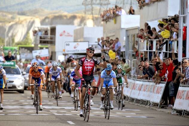 Greg van Avermaet (Belgien Silence Lotto, Mitte) gewinnt die 9. Etappe der Vuelta 2008 vor Davide Rebellin (Italien Gerolsteiner, re.), Juan Antonio Flecha (Spanien Rabobank, li.) -  Radsport Herren Vuelta a Espana 2008, Spanienrundfahrt, Straßenradsport, Straße, Rad Gruppe 9. Etappe: Vielha - Sabinanigo Freude,