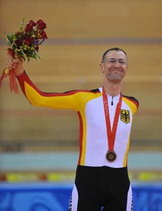 Wolfgang Sacher (Deutschland) - Dritter im 1km Zeitfahren (Schadensklasse LC1) bei den Paralympics 2008 -  Behindertensport Herren Paralympics 2008, Sommer, Spiele, Sommerspiele, Behinderung, Radsport, LC1 Einzelbild Peking Freude,