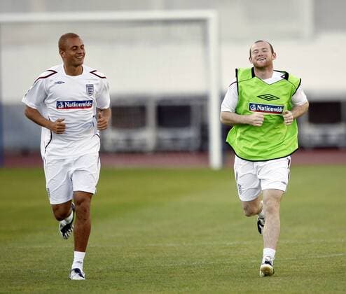 Wes Brown (li.) und Wayne Rooney (beide England) - EDITORIAL USE ONLY. No use with unauthorised audio, video, data, fixture lists, club league logos or live services. Online in-match use limited to 120 images, no video emulation. No use in betting, games or single club league player publications. Fußball Herren Nationalteam 2008, England, Training Gruppe Zagreb Dynamik,