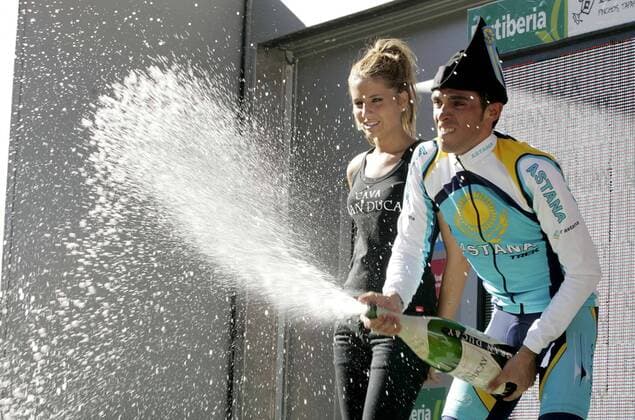 Alberto Contador (Spanien Astana) gewinnt die 14. Etappe der Spanienrundfahrt 2008 -  - NOxONLINExUSE Radsport Herren Vuelta a Espana 2008, Spanienrundfahrt, Straßenradsport, Straße, Rad Gruppe 14. Etappe: Oviedo - Fuentes de Invierno Freude,