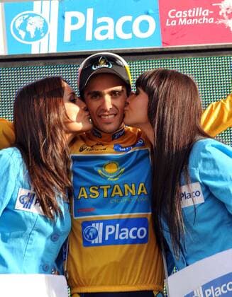 Alberto Contador (Spanien Astana) behält auch nach der 16. Etappe das goldene Trikot der Vuelta a Espana -  Radsport Herren Vuelta a Espana 2008, Spanienrundfahrt Straßenradsport, Straße, Rad Gruppe 16. Etappe: Ponferrada - Zamora