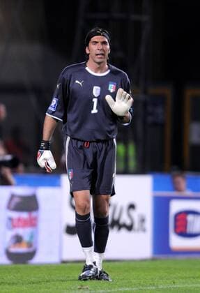 Torwart Gianluigi Buffon (Italien) - Fußball Länderspiel Herren WM Quali 2008, Nationalmannschaft, Nationaltrikot Einzelbild Udine