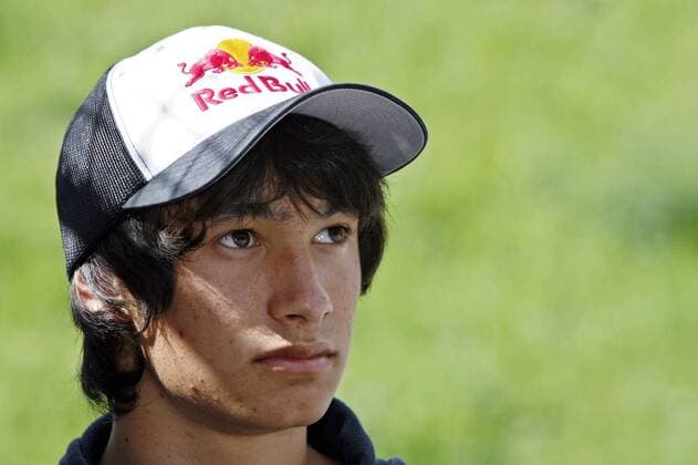 David Lama (Österreich) -  Freeclimbing WM Herren Junioren Kletter WM 2006, Free Climbing, Freiklettern, Klettern, Klettersport, Sportklettern, Jugend Porträt Imst Nachdenklichkeit,