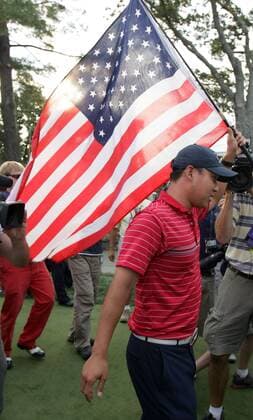 Anthony Kim (Team USA) jubelt über den Sieg im Ryder Cup 2008 -  (LOU20080912107) Golf Herren Ryder Cup 2008, Rydercup Einzelbild Louisville Freude,