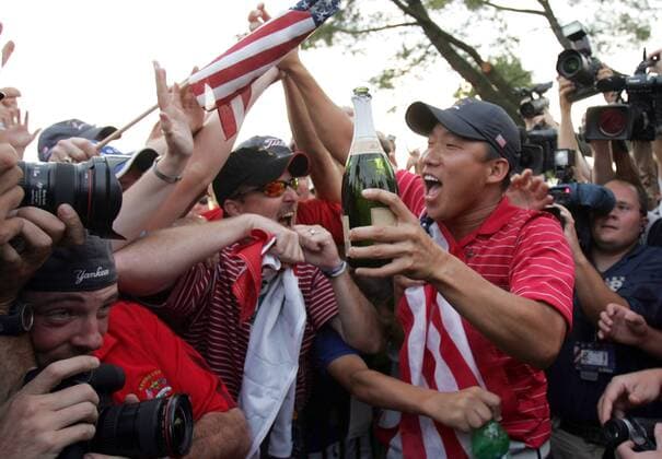 Anthony Kim (Team USA, re.) feiert den Sieg im Ryder Cup 2008 -  (LOU20080912109) Golf Herren Ryder Cup 2008, Rydercup Gruppe Louisville Freude, Begeisterung,