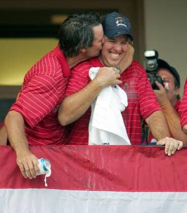 Kapitän Paul Azinger (li.) und Boo Weekley (beide Team USA) feiern den Ryder Cup Sieg 2008 -  (LOU20080912115) Golf Herren Ryder Cup 2008, Rydercup Gruppe Louisville Glück, Freude, Begeisterung,