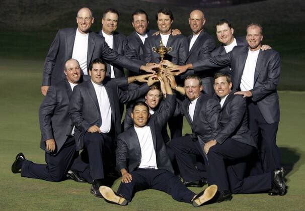 Team USA, Ryder Cup Sieger 2008, hi v.li.: Jim Furyk, Kenny Perry, Phil Mickelson, Paul Azinger, Stewart Cink, Chad Campbell, Steve Stricker, vorn v.li.: Boo Weekley, Ben Curtis, Hunter Mahan... -  (LOU20080912118) Golf Herren Ryder Cup 2008, Rydercup Totale Louisville Freude,