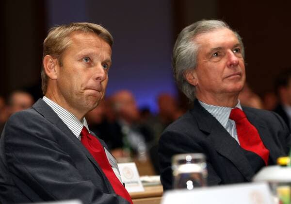 Sportstaatssekretär Reinhold Lopatka (li.) und ÖFB Präsident Friedrich Stickler (beide Österreich) während der UEFA Konferenz der europäischen Nationaltrainer 2008 -  Fußball Herren 8. UEFA Konferenz der europäischen Nationaltrainer 2008, Tagung, Kongress, Versammlung, Gruppe Wien